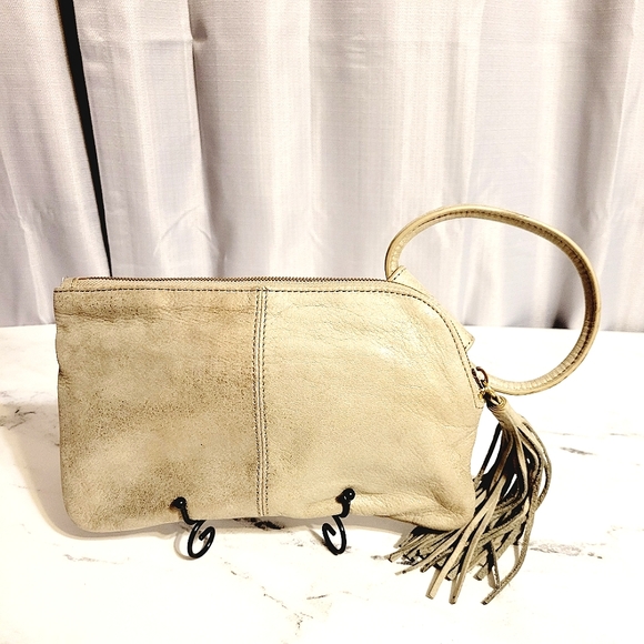 HOBO 'Sable' L.E. Buffed Velvet Hide Leather Wristlet with Wanderlust Lining - Picture 3 of 6